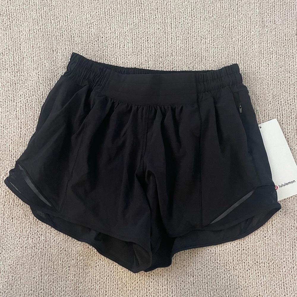 Lululemon Hotty Hot LR 4” Shorts